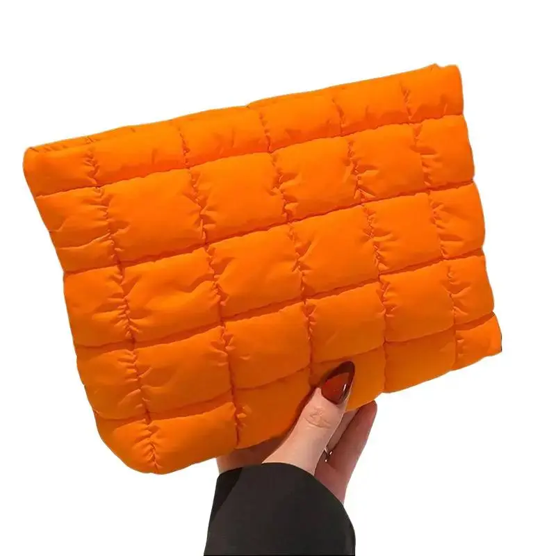 Quilted Checkerboard Makeup Bag for Women, High-Capacity Portable Vanity Organizer for Travel Toiletries, Cosmetic