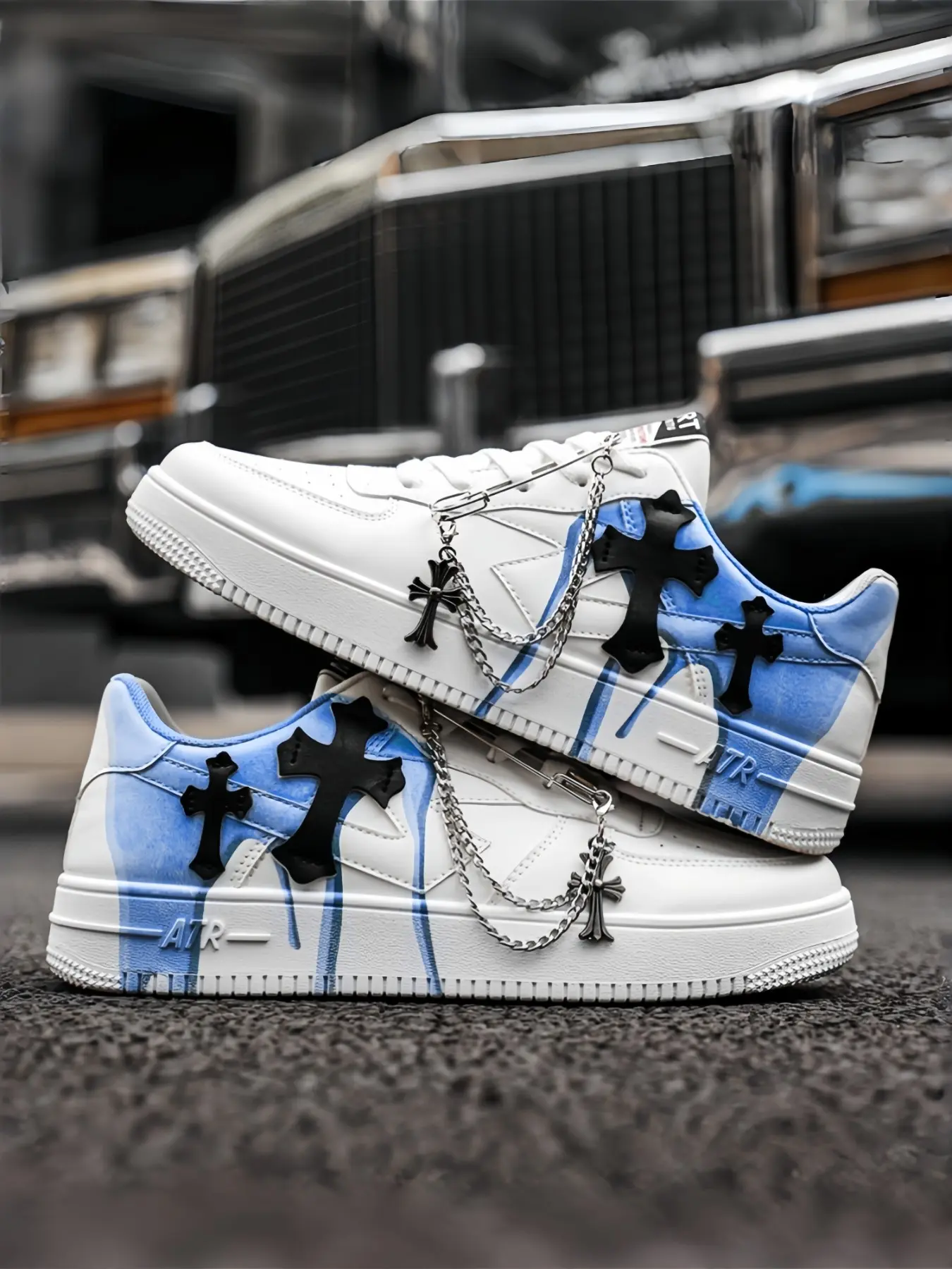 1 Pair Couple Dark Vintage Gradient White Sneakers, Detachable Safety Pin Metal Cross Chain Decor Wear Resistant Platform Skate Shoes For Commute