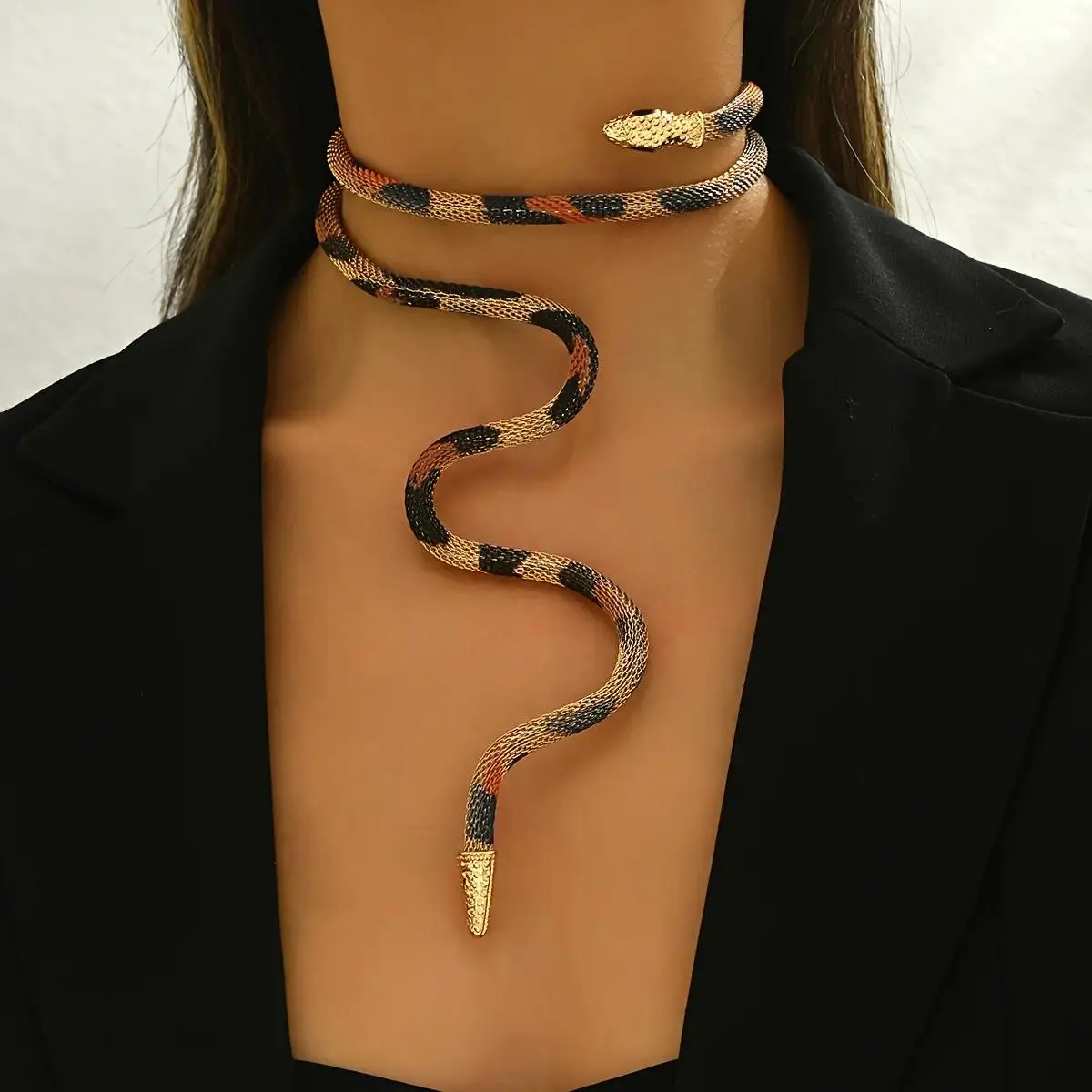 Women's Adjustable Snake Chain Necklace - Punk Style Gold Snake Pendant with Chic Pattern Details, Bold Trend Accessory & Versatile Party Gift