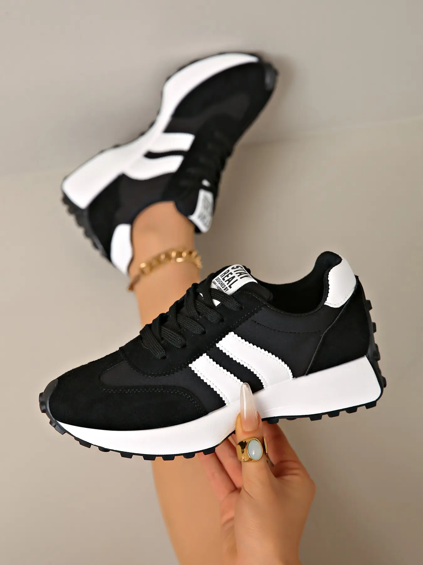 Women's Athletic Shoes Spring Autumn Elegant Fashion Casual Round Toe Low Top Trainer Lace-Up Thick Sole Breathable Outdoor Sneakers