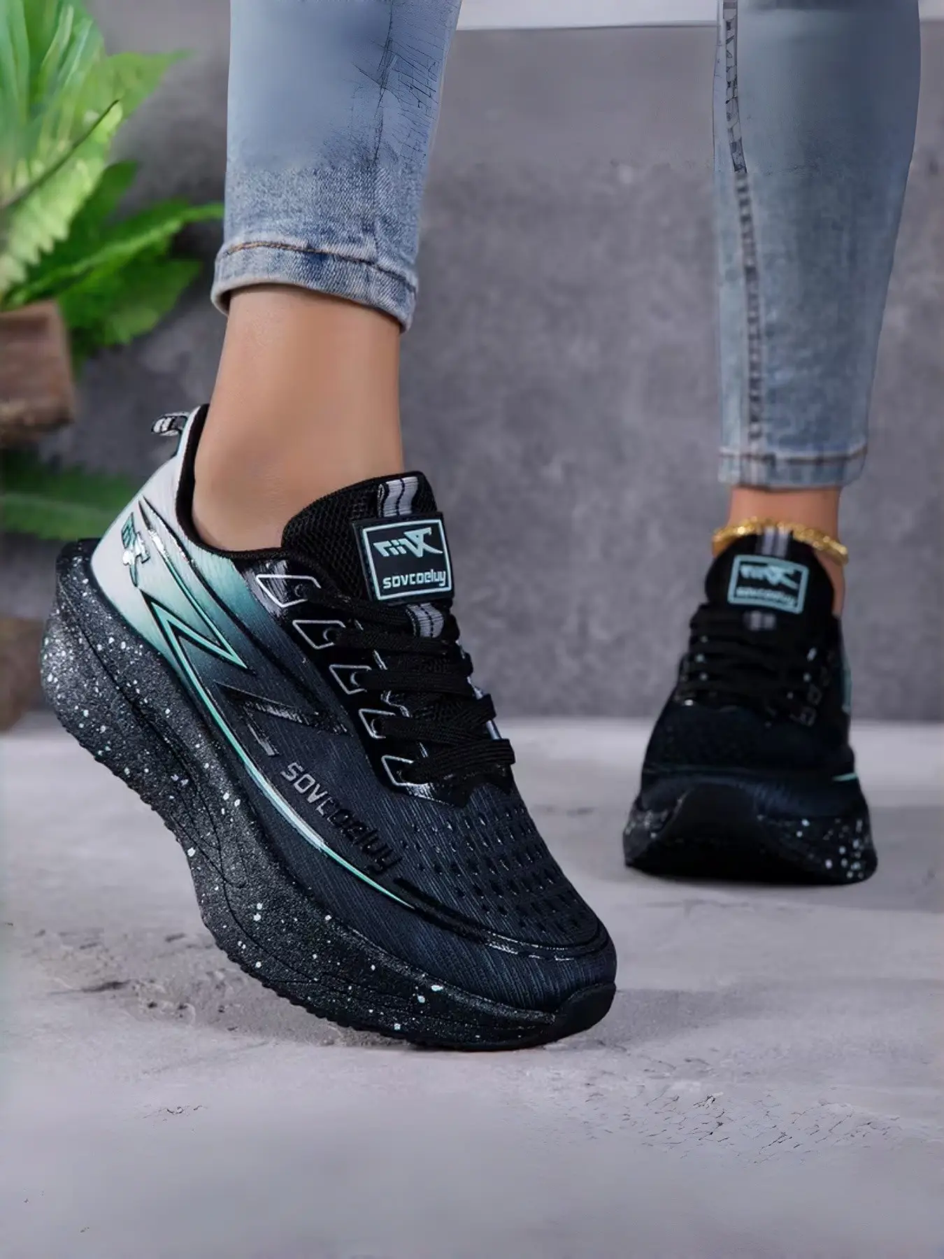 Women's Gradient Fashion Running Shoes, Ultra-Light Breathable Mesh, Shock Absorbing Thick Sole, Casual Training Shoes for All Seasons
