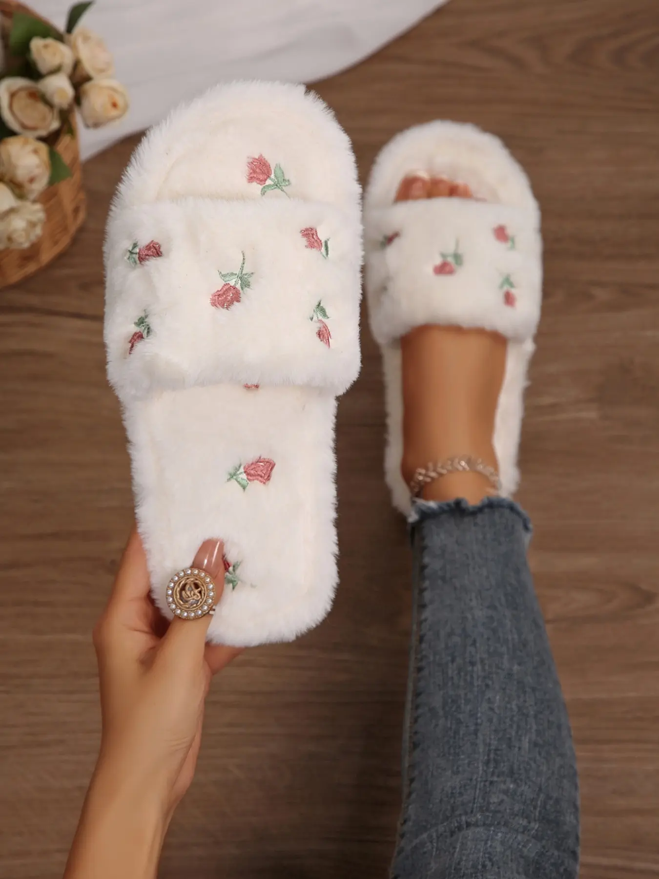 Women's Fashion Embroidered Rose Fuzzy Sandals, Soft Sole Lightweight Casual Open-Toe Slippers, Fall Winter Home Wear Shoes