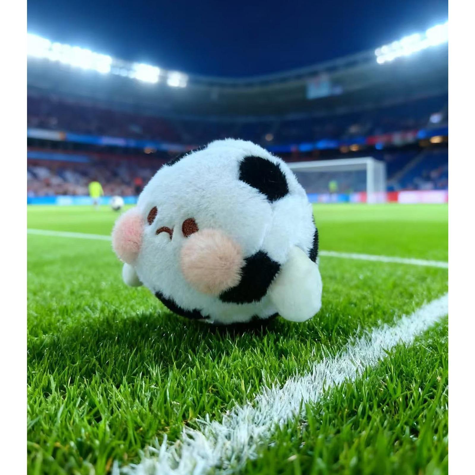 Soft Soccer Ball Plush Keychain – Cute Stuffed Keyring for Backpack, Squishy Toy Gift for Soccer Lovers & Players