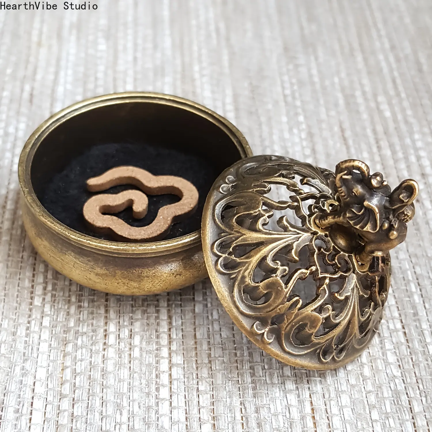 1pc Elephant Incense Burner – Perfect for Meditation, Zen Sitting, Yoga, Outdoor SPA Decor, Home Decoration, Room Art – Unique Gift Idea for Halloween, Christmas, Easter