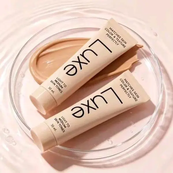 Color Changing Foundation, Skin Tone Adapting Makeup for Light To Medium Skin, Lightweight Buildable Coverage with Natural Dewy Finish, Blendable Second-Skin Feel for Everyday Makeup Routine, 30ml