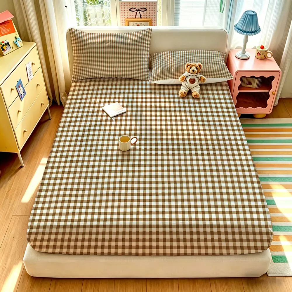 The 3-piece retro brown and white plaid cozy bedding set includes one bedspread and two pillowcases. It is coreless, featuring a soft and comfortable bedspread with a deep pocket design, making it suitable for any room.