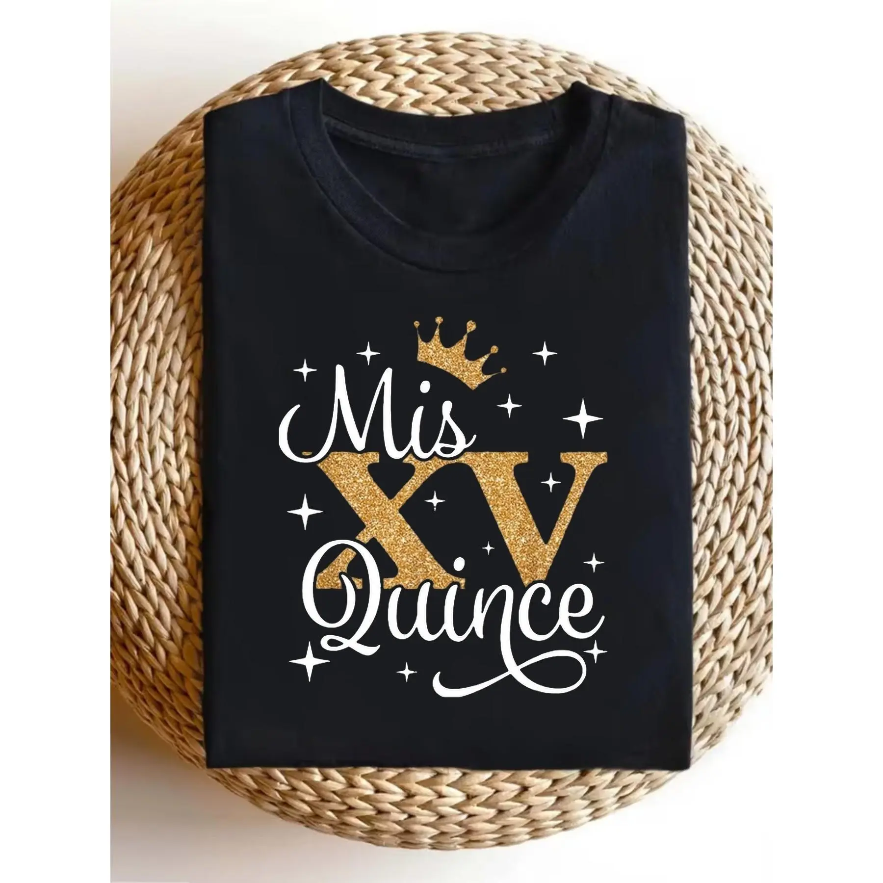 Women's Quinceanera T-Shirt - 'Mis Quince' Gold Glitter Print Lettering, Casual Crew Neck, Unisex Cut Comfortable Top for Teens