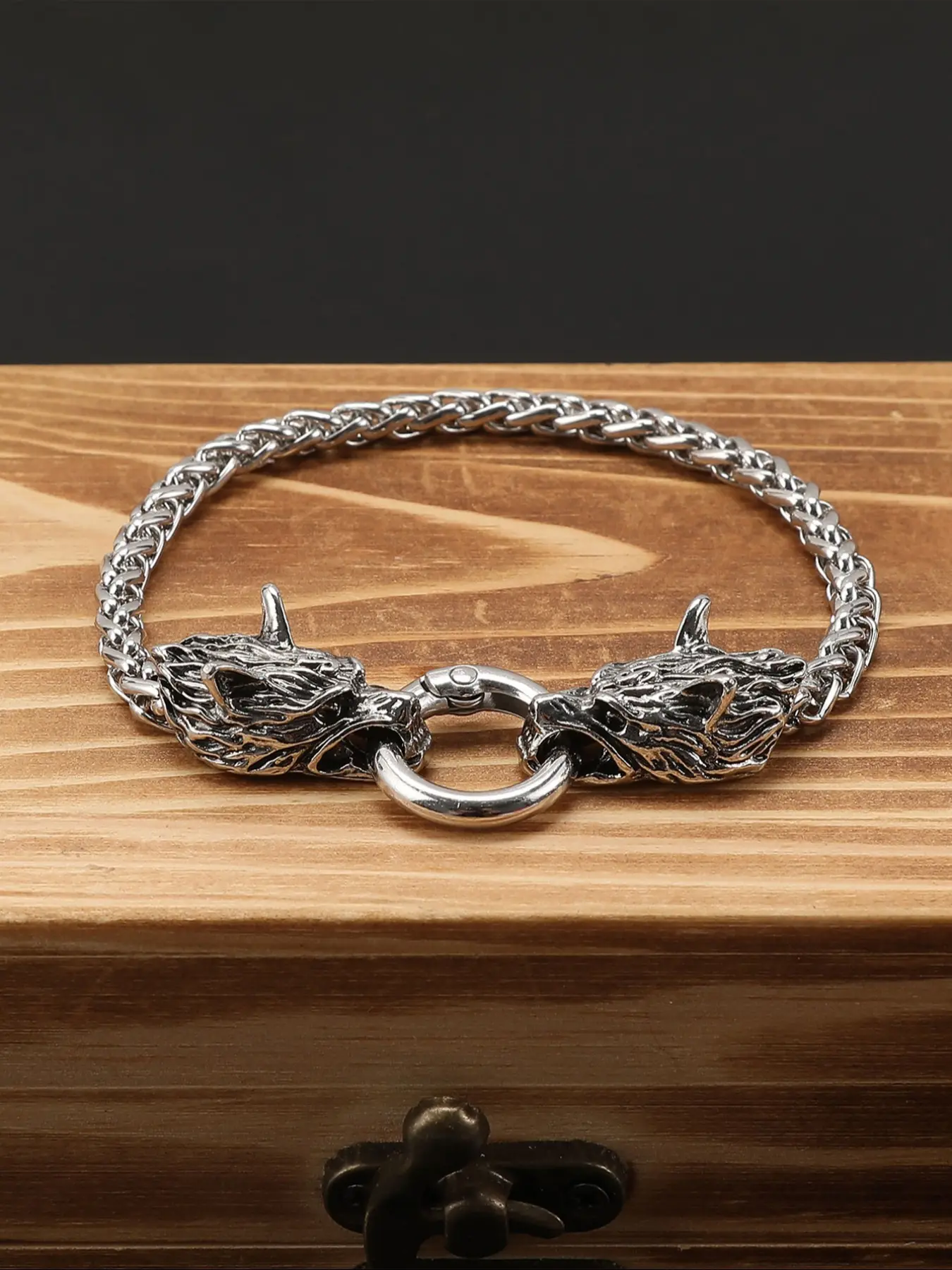 Vintage Viking Wolf Head Hand Chain Bracelet, Men's Fashion Accessory, Nordic Norway Style, Party Jewelry, Casual All-Season Wear