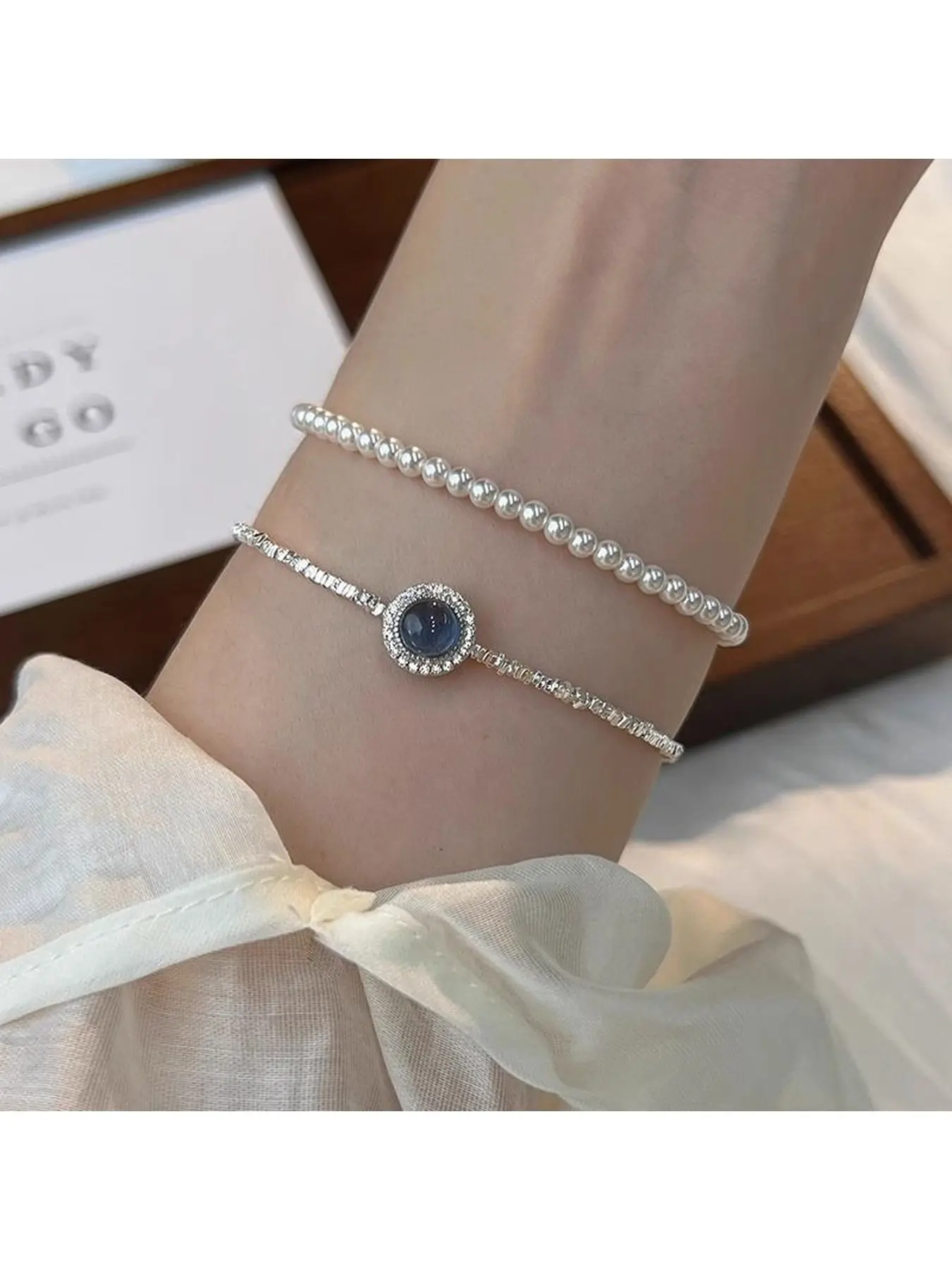 New aquamarine, silver, pearl, and diamond cat's eye bracelet, casual gift jewelry for girls, best friends, and friends, Exquisite Bracelet