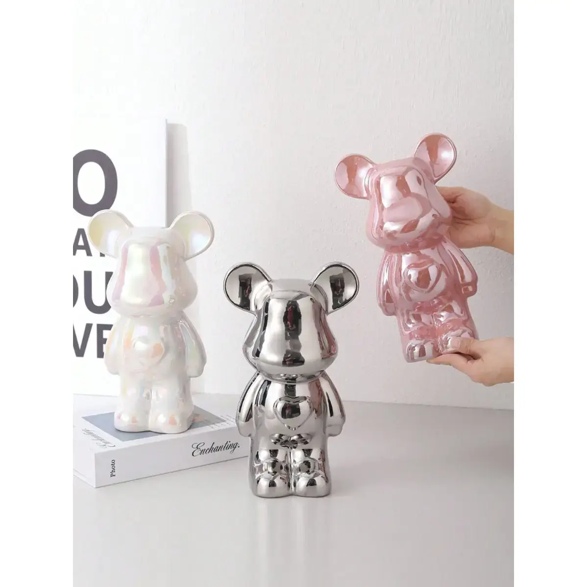 1pc 22cm Heart-Shaped Ceramic Teddy Bear Figurine, Luxury Porcelain Ornament, High-End Home Decor for Living Room Cabinet, Ideal Birthday Graduation Gift, Ornaments