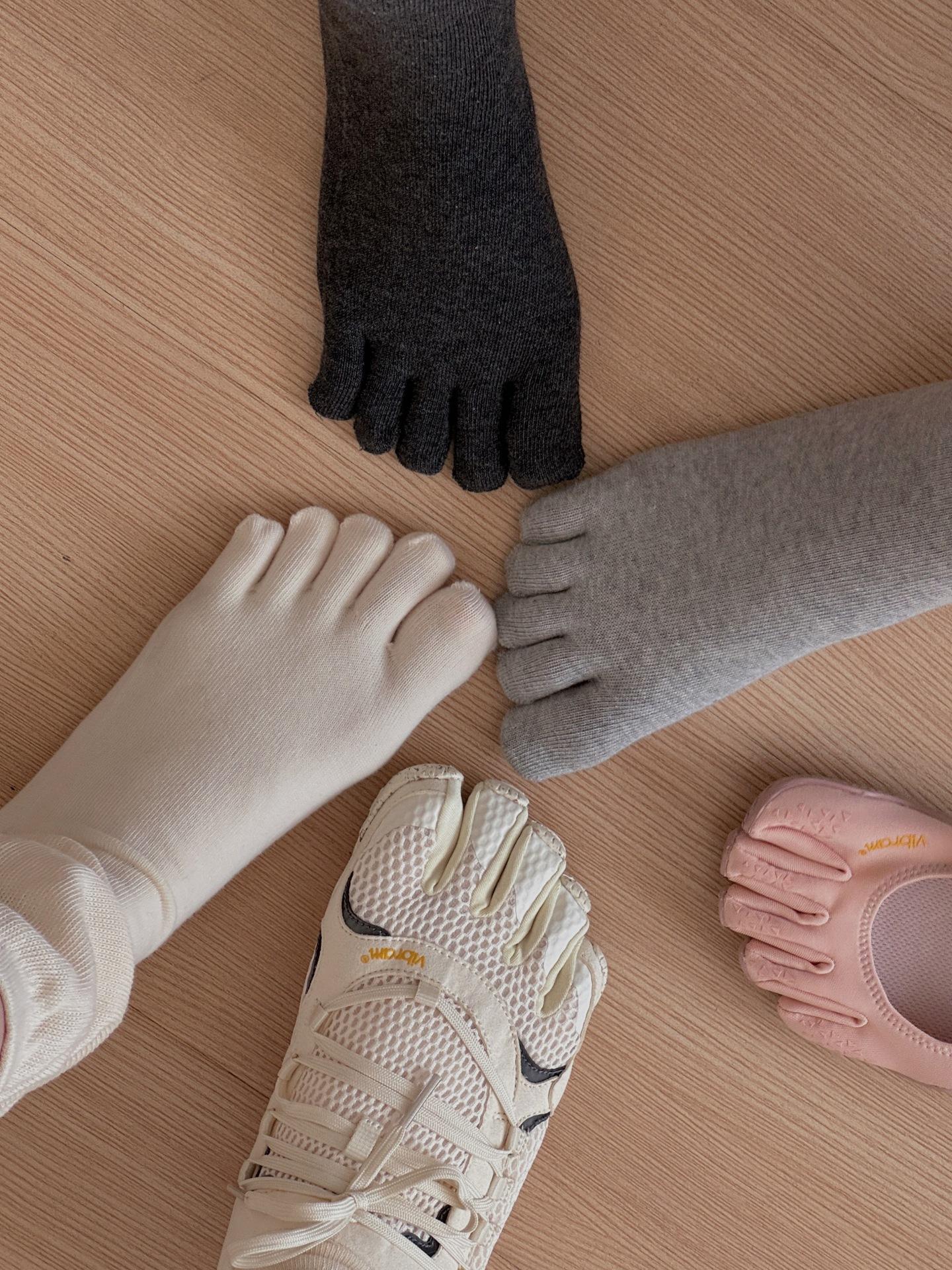 Five-toe ballet dance training, breathable and comfortable for barefoot use, with a split-toe design suitable for line dancing, comfortable ankle socks