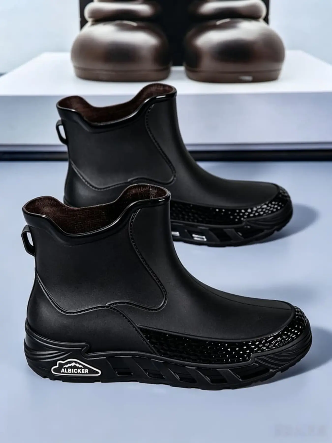 All-season unisex ankle rain boots one-piece seamless waterproof deep grip sole outdoor fishing footwear