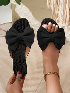 Summer Versatile Soft Sole Bow Flip Flops, Comfortable Sandals for Dresses and Shorts, Stylish Footwear for Warm Weather