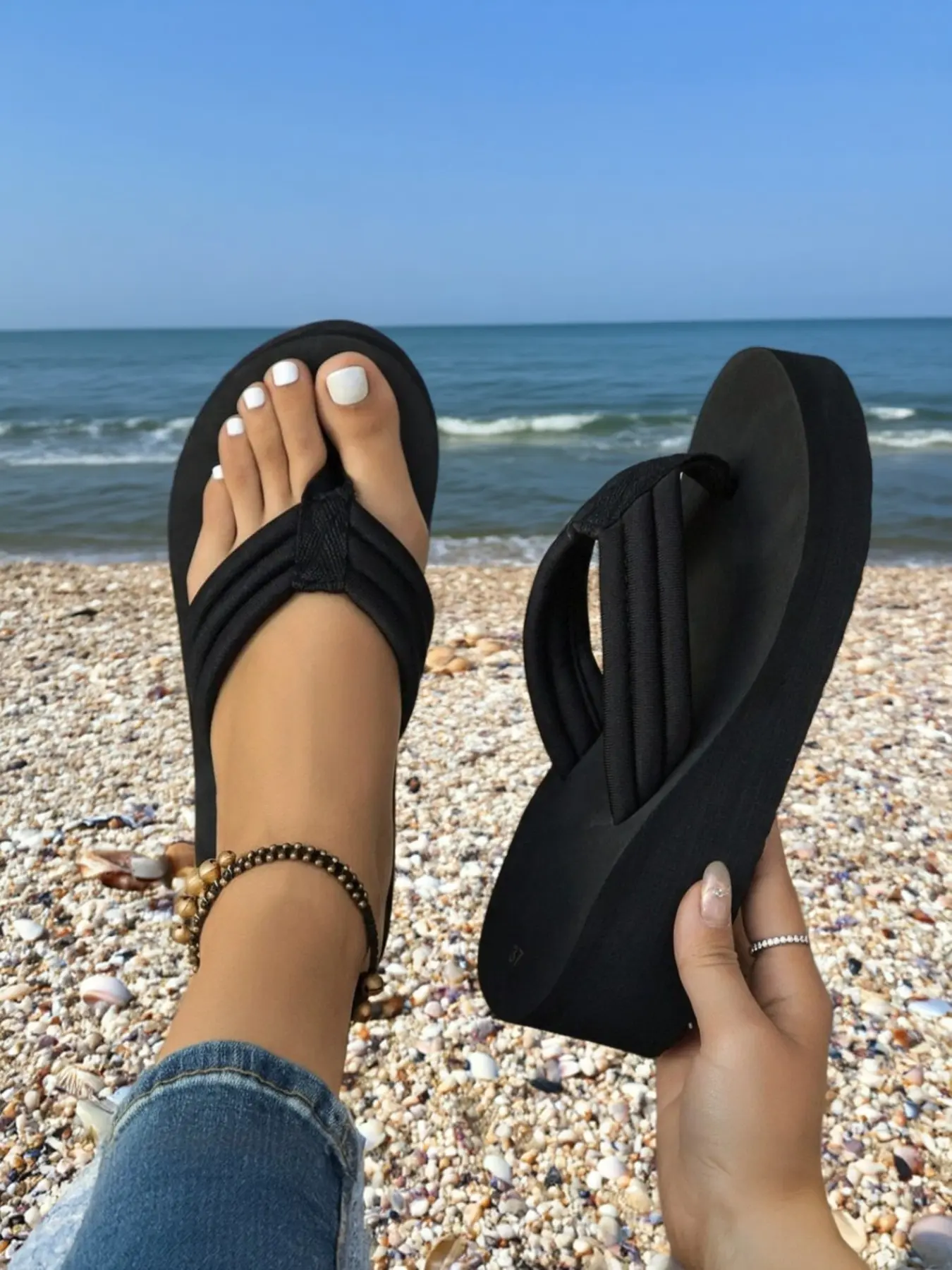 New Women's Outdoor Slip-Resistant Wedge Sandals, Thick Sole Comfortable Flip Flops, Beach Shoes for Summer, Stylish and Practical Footwear