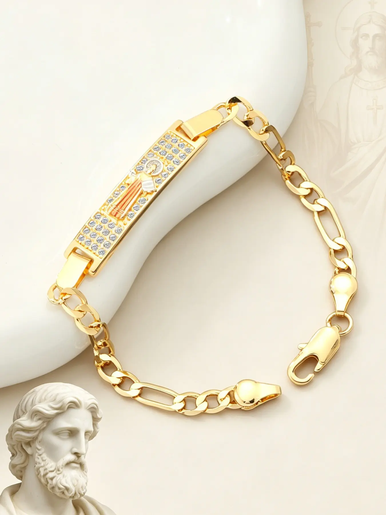 1 Piece Fashionable Simple Our Lady of Guadalupe Bracelet-with Shinny Zircon Inlay, Golden Color Copper Religious Jewelry, Catholic Virgin Mary Charm Bangles for Women and Men, Popular in Latin America/ Europe and America
