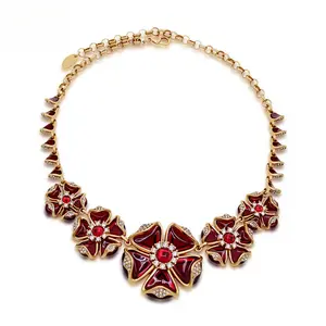 Medieval High-end Jewelry, Super fairy Copper Inlaid Resin Gemstone Necklace, Suitable for Ladies Jewelry Ball