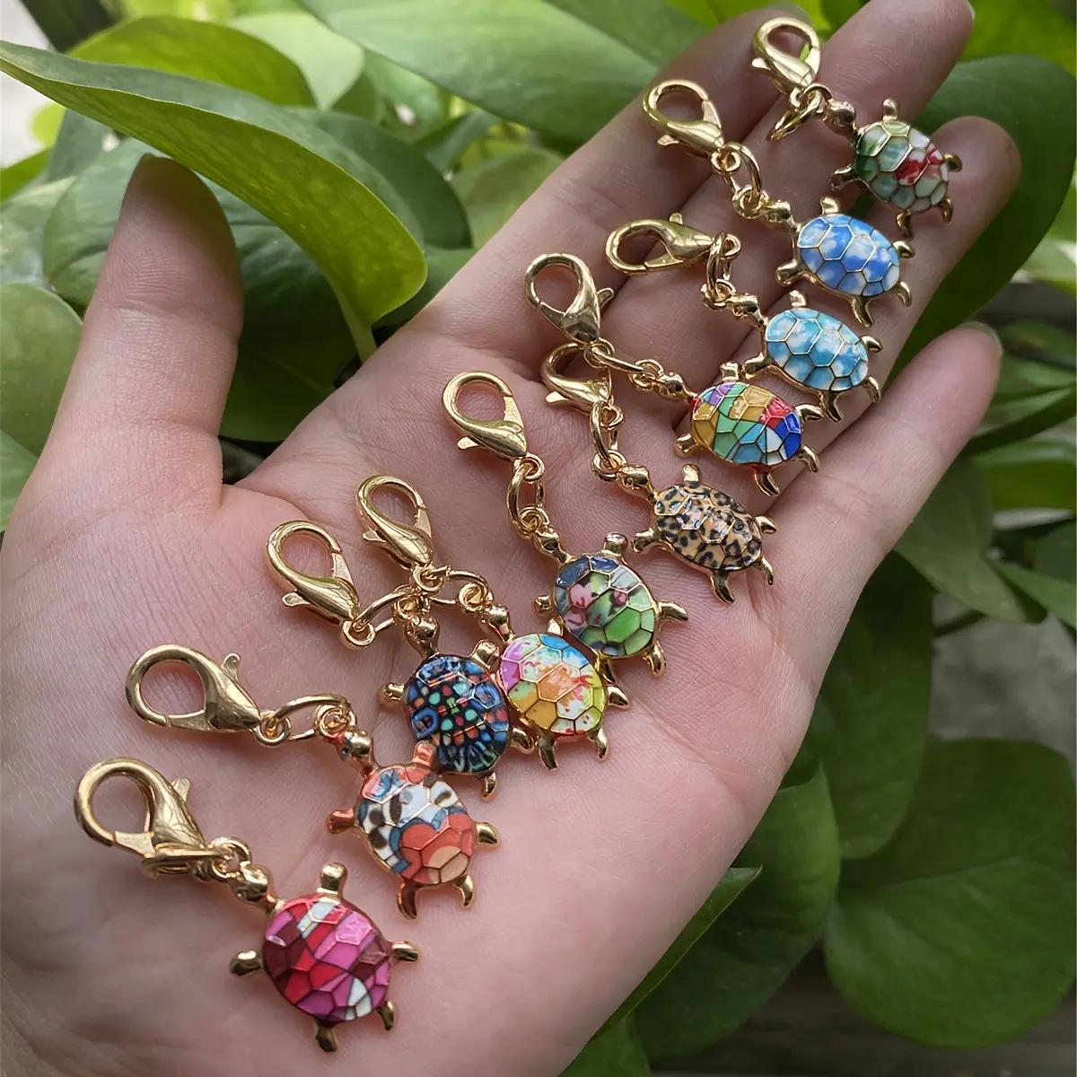 10pcs Turtle Keychain Set, Cute And Stylish, Fashion Keychain, Aesthetic Keychain, Multiple Styles, Suitable for Decorating Backpacks, Wallets, Handbags, And Casual Shoes, Assorted Colors
