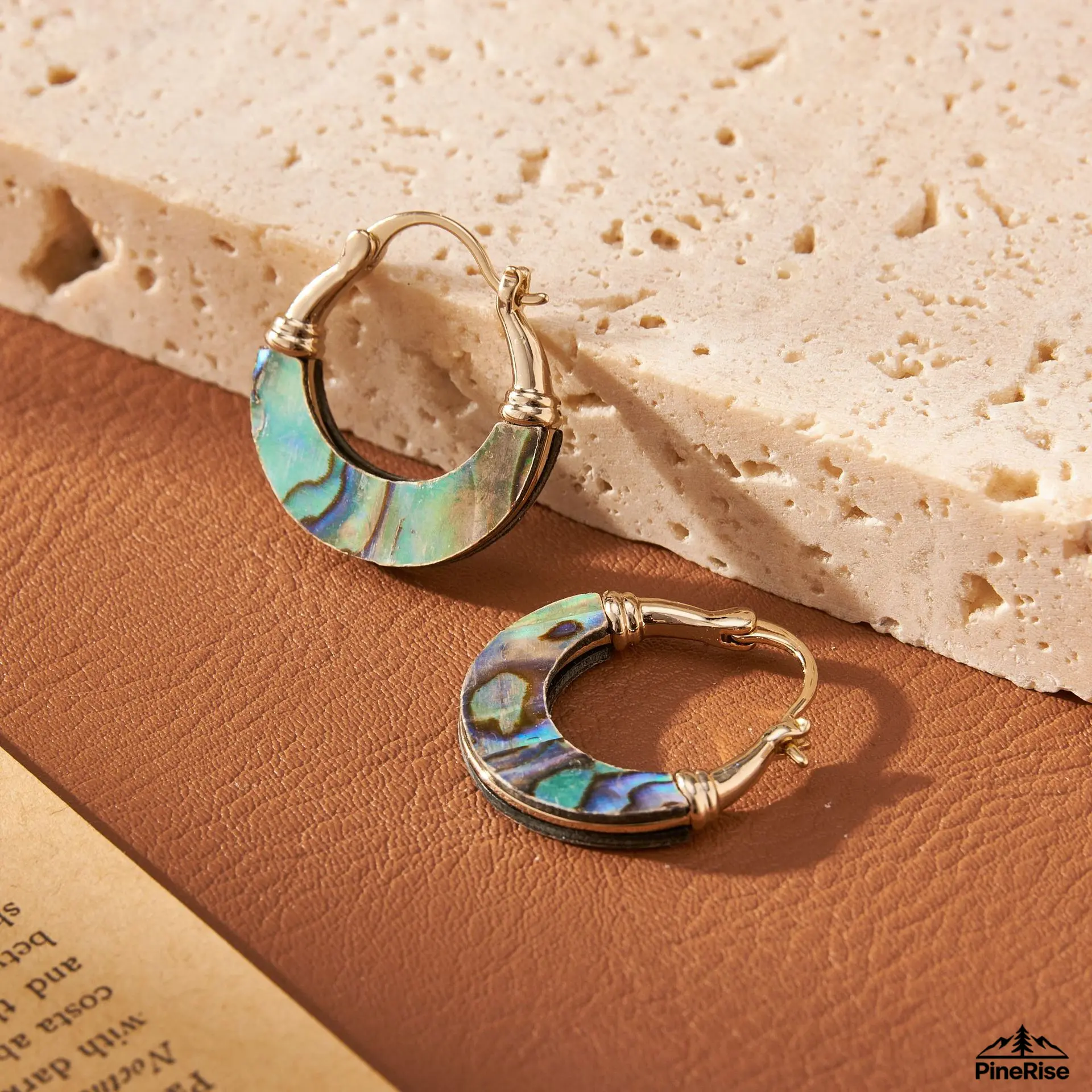 Elegant Minimalist Natural Shell Circle Hoop Earrings Delicate Versatile Women Ear Ornaments Chic Fashion Jewelry Accessory For Indoor Leisure Daily Formal Outfit Matching