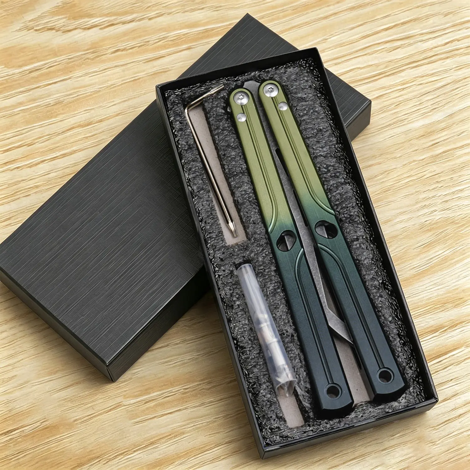 Non-Sharp Balisong Butterfly Trainer, Ideal for Beginners, Perfect Holiday Gift, Safe Practice Tool for Newbies, Fun Learning Aid, Compact Portable