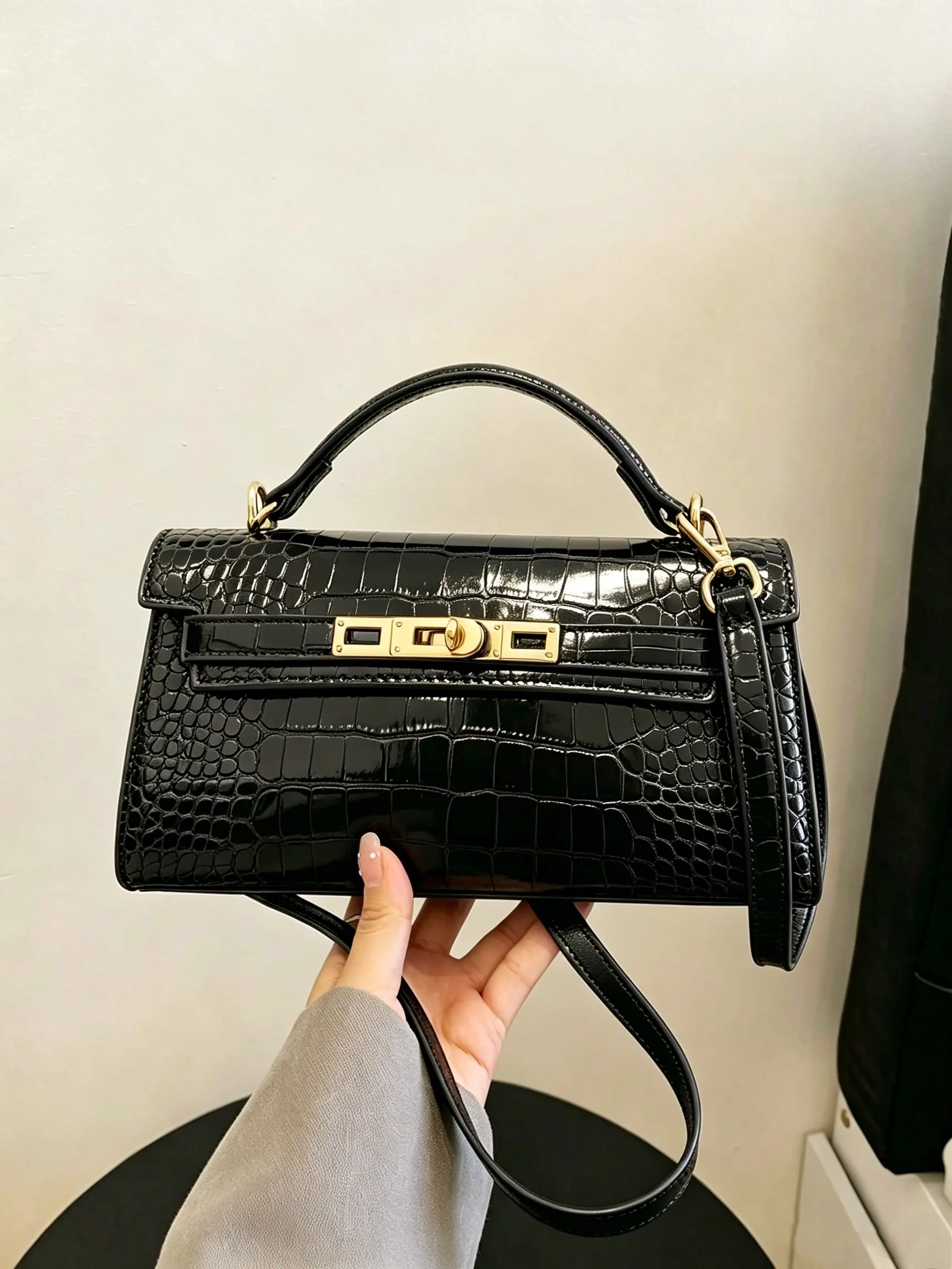 Fashionable Solid Color PU Leather Handbag, Women's New Alligator Texture High-End Tote Shoulder Crossbody Bag, Stylish and Versatile, Casual Trendy Bag, Chic Cross Body Bags