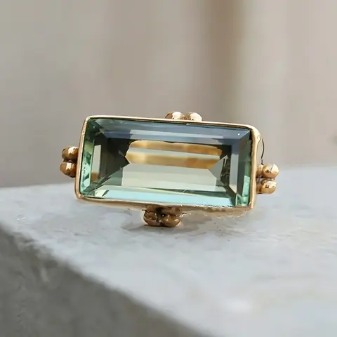 Dazzling and Dazzling Green Synthetic Zirconia Ring - Luxurious Bohemian Style, Boho Style Rings, Perfect Anniversary or Valentine's Day Gift, Wedding and Party Jewelry