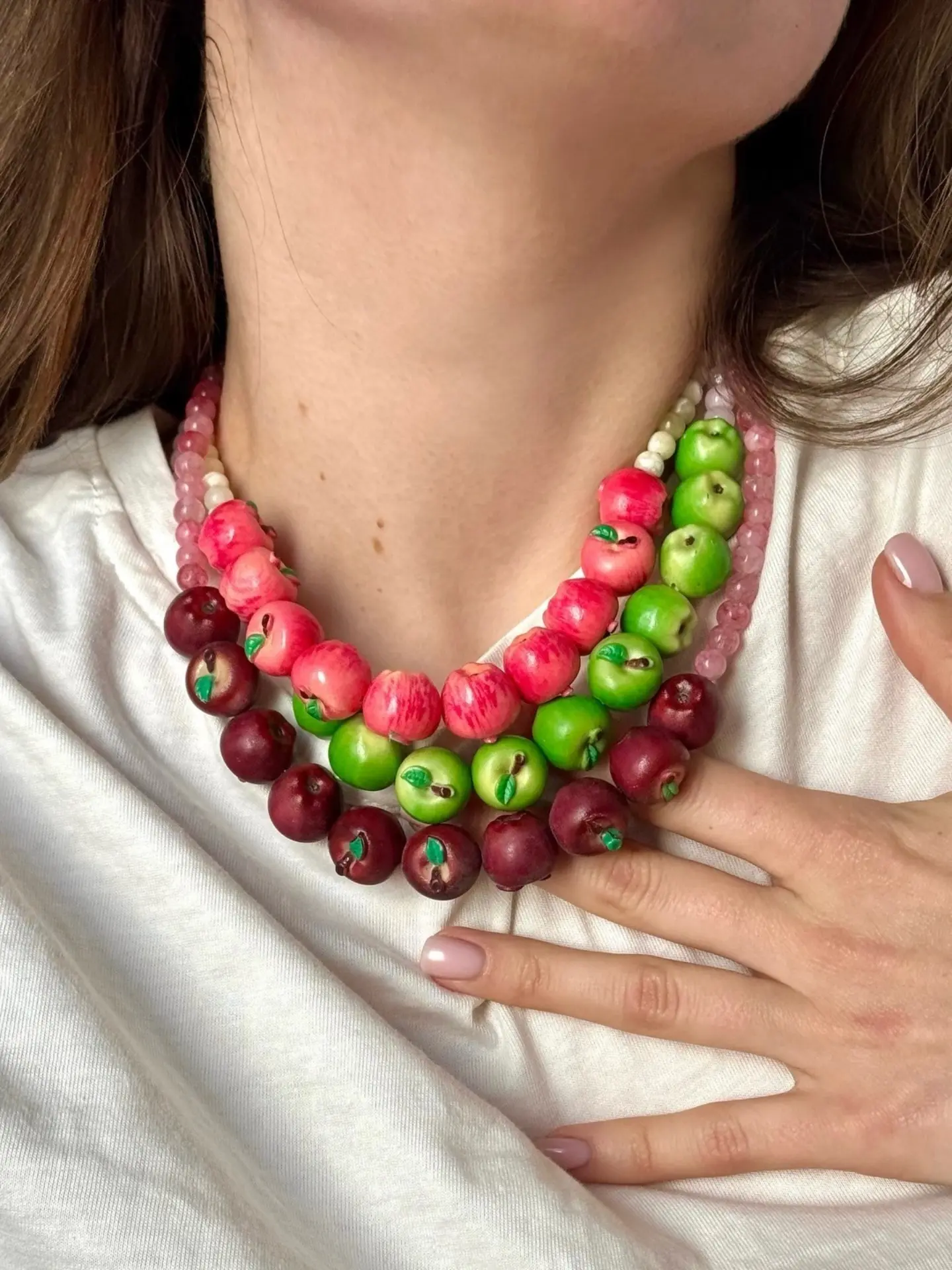 1pc Handmade Fruit Bead Statement Necklace for Women, Colorful Apple Cherry Inspired Beaded Choker, Dopamine Style Chunky Necklace, Cute Kawaii Y2K Jewelry, Summer Vacation Beach Accessory, Fun Artisan Fruit Necklace Gift
