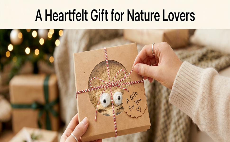 Funny Hand-Crocheted Squirrel Coaster, Cute Handmade 3D Animal Mug Rug, Novelty Knitted Cup Mat Desk Decor, Unique Whimsical Drink Coaster for Coffee & Animal Lovers (Yellow)