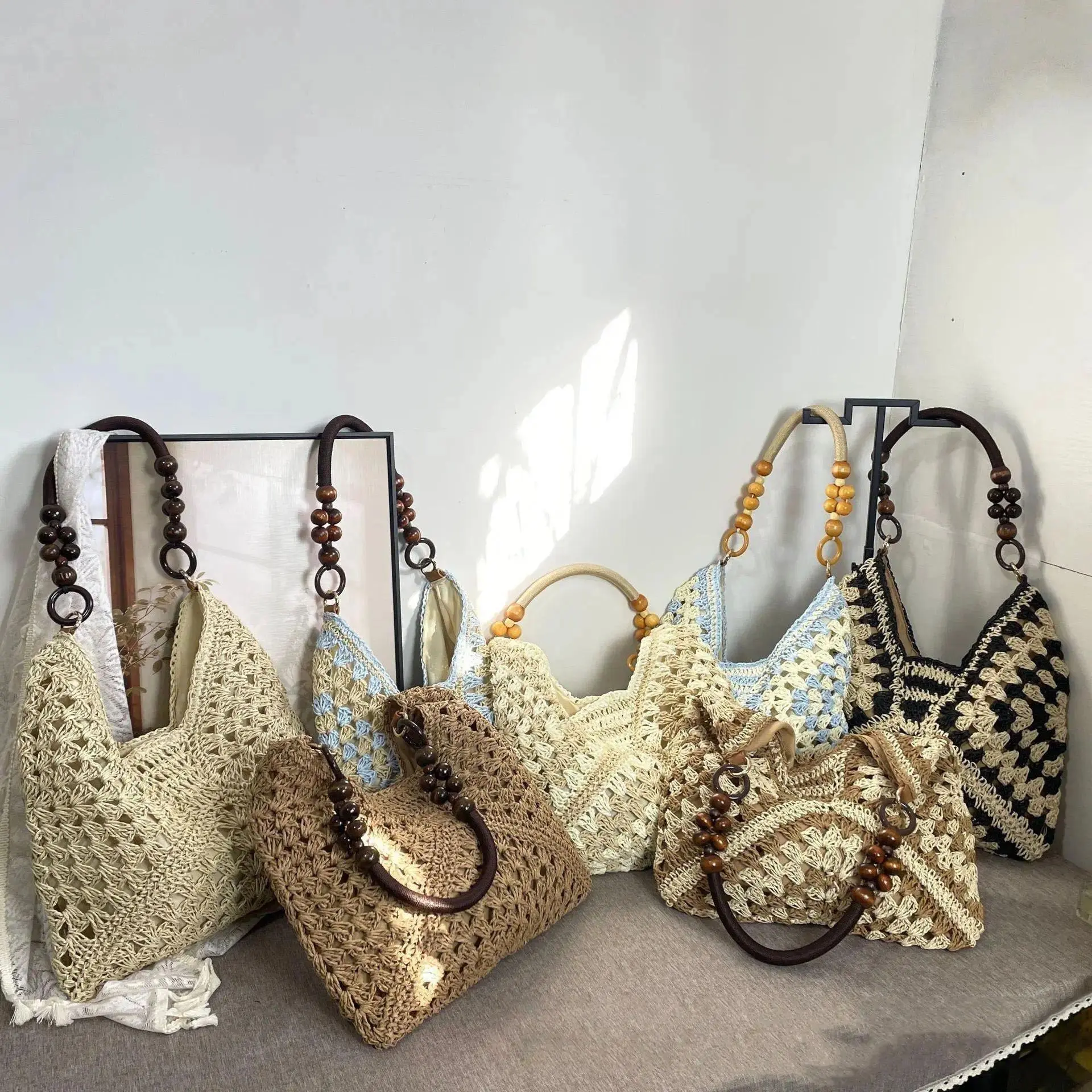 New Fashionable Handmade Woven Bag Versatile Paper Rope Crochet Straw Shoulder Bag for Beach & Vacation Style Lightweight Functional Summer Accessory