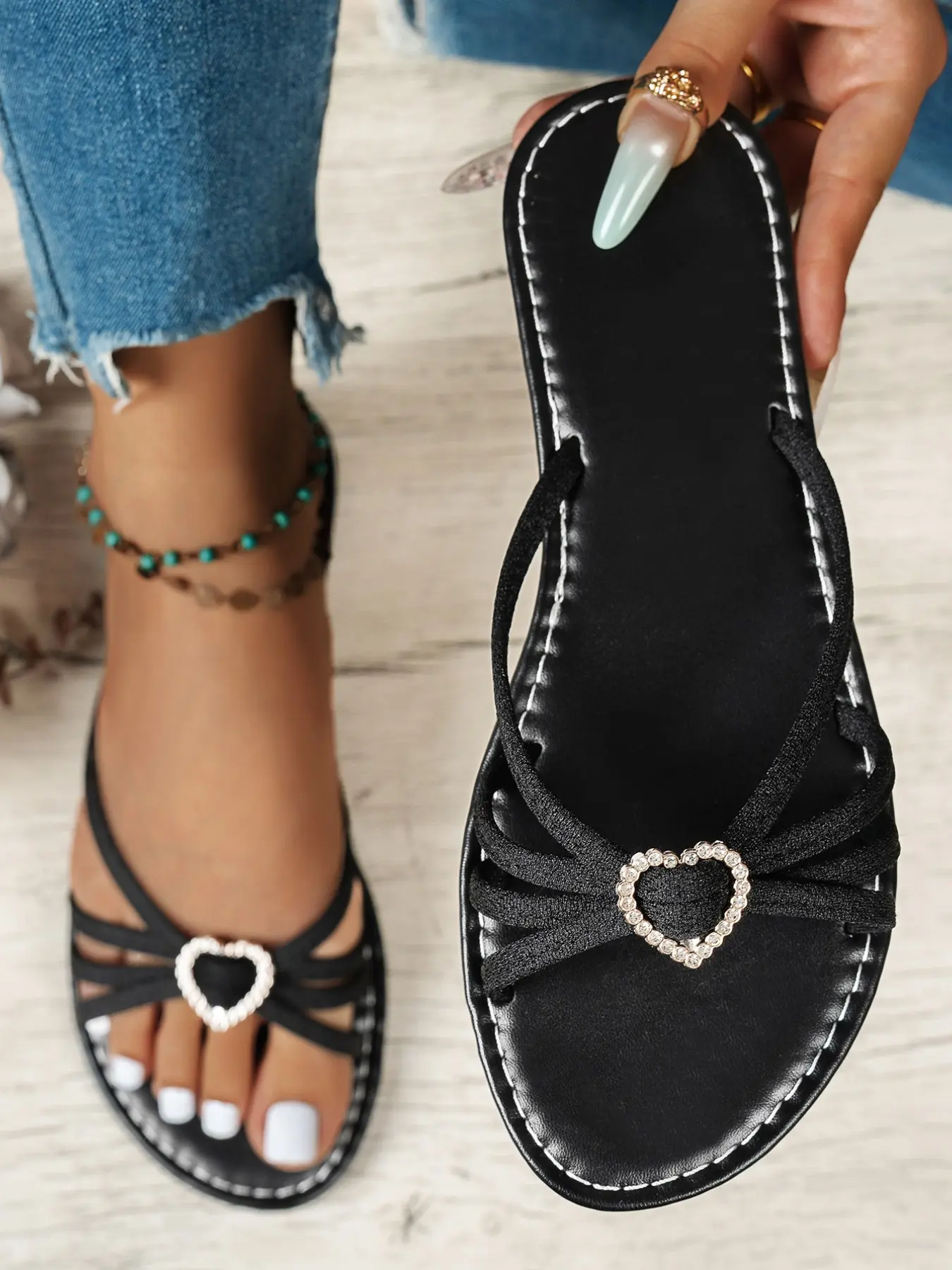 Women's Fashion Flat Sandals, Elegant Heart Shape Buckle, Cross Strap, Suitable for Indoor and Outdoor, Cute Beach Shoes Footwear, Elegant Fashionable Sandals