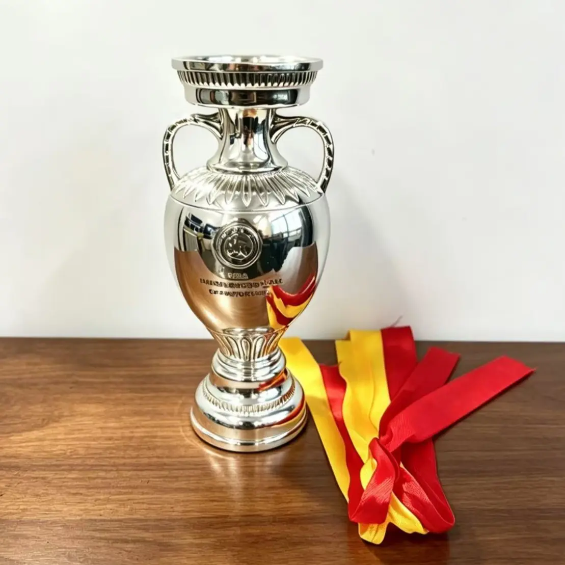 1PC European Cup Champion Trophy Model, Derlone Cup Football Soccer Collectible, Fan Memorabilia for Desk Display, Sports Souvenir Gift, Soccer Trophies, Sports Trophy Statue