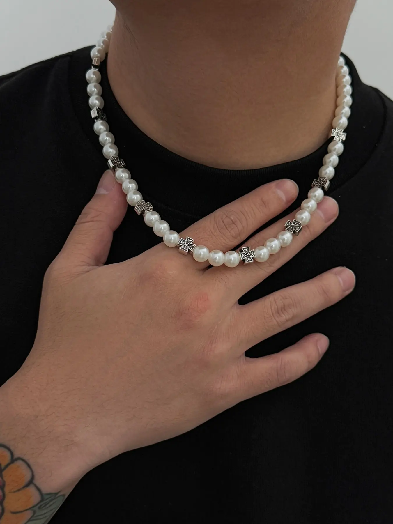 Men's Pearl Cross Necklace, Adjustable Extender Chain, Elegant and Vintage Design, Perfect Gift for Father's Day and Anniversaries, Pearls Necklace