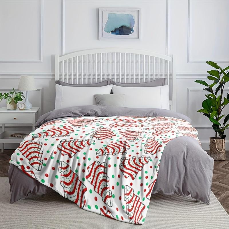1pc Cozy Christmas Flannel Flannel Throw Blanket, Festive Tree Pattern, Soft Warm Plush Blanket for Casual, Office, Picnic, Travel, All-Season, Multi-Purpose, Contemporary Style,, 200-250g Lightweight Cover-280GSM