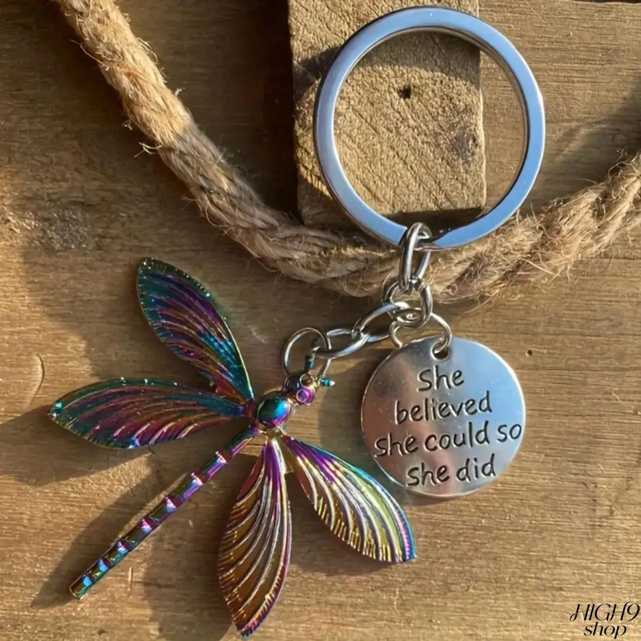 Vibrant Quenched Metal Dragonfly Charm Keychain Equipped With Decorative Attached Chain, Inspirational Quote Pendant Car Key Holder, Trendy Animal Motif EDC Costume Jewelry Gift