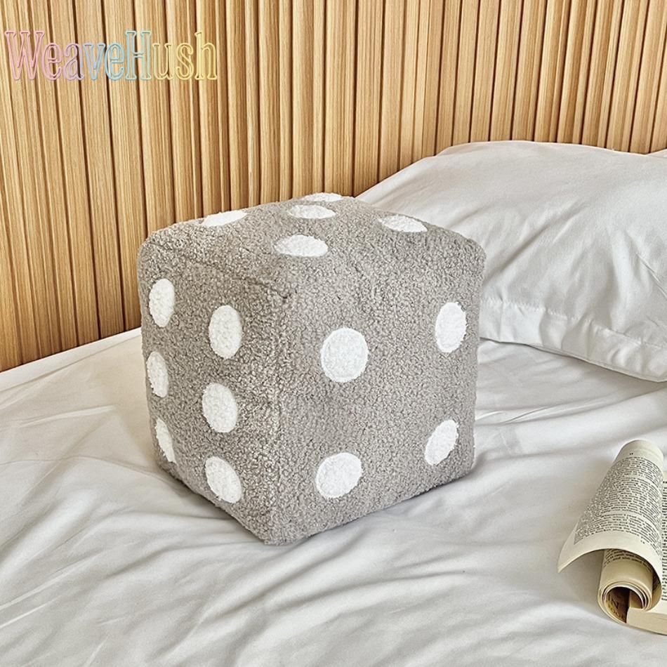 Creative Simple Dice Shaped Plush Pillow, Fun Simulation Dice Sofa Cushion & Futon Floor Mat, Soft Home Decor Throw Pillow for Living Room, Bedroom & Game Room, Multi-Functional Cute Stuffed Toy for Home Decoration & Seating