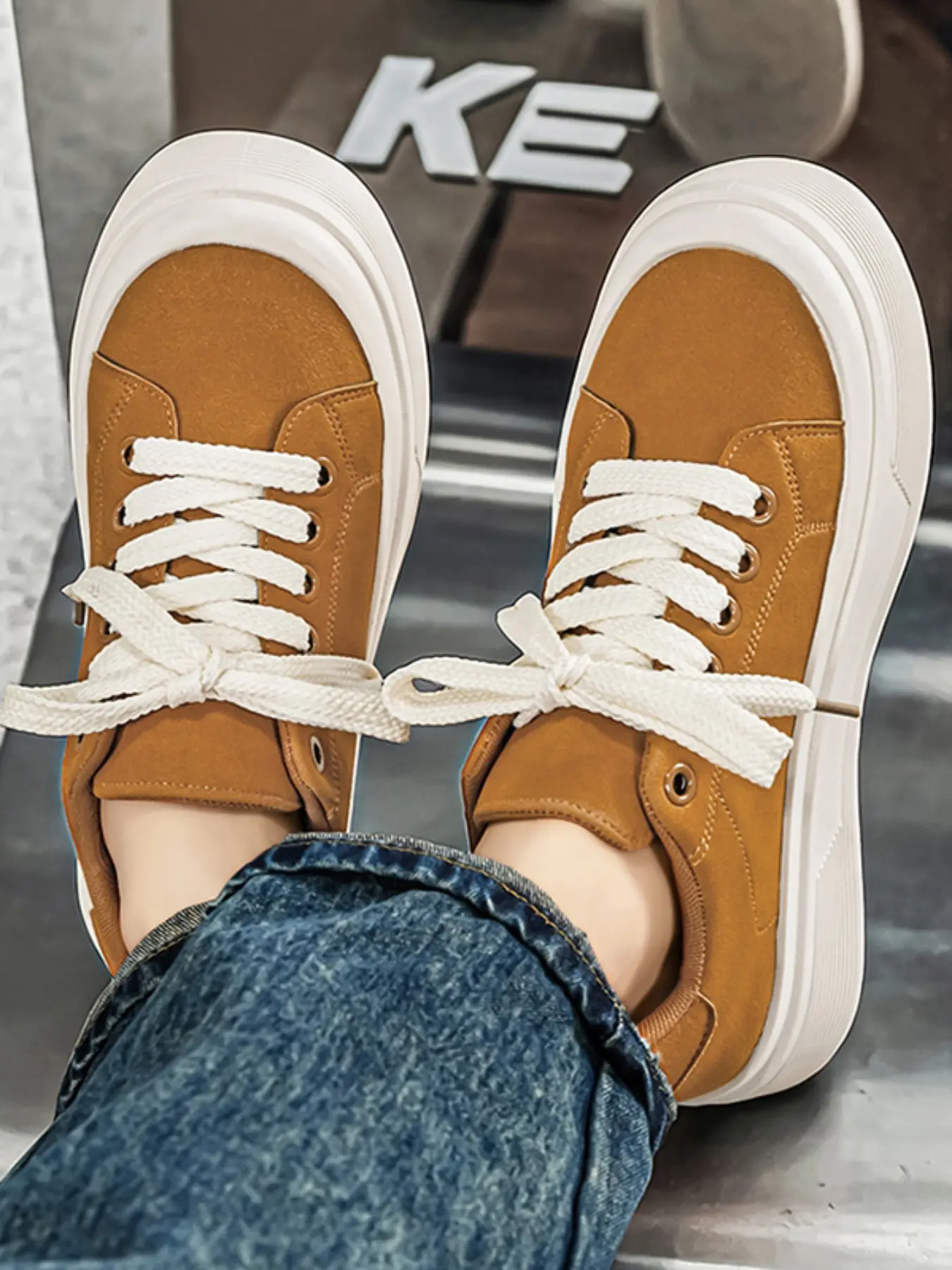 2026 New Men's Vintage Platform Skate Shoes, Retro Matte Leather Casual Sports Sneakers, Lace-Up Low-Top Thickened Board Shoes, Three Colors Available: Black, Wheat, Khaki, Fashion Casual Shoes, Skateboard Shoes