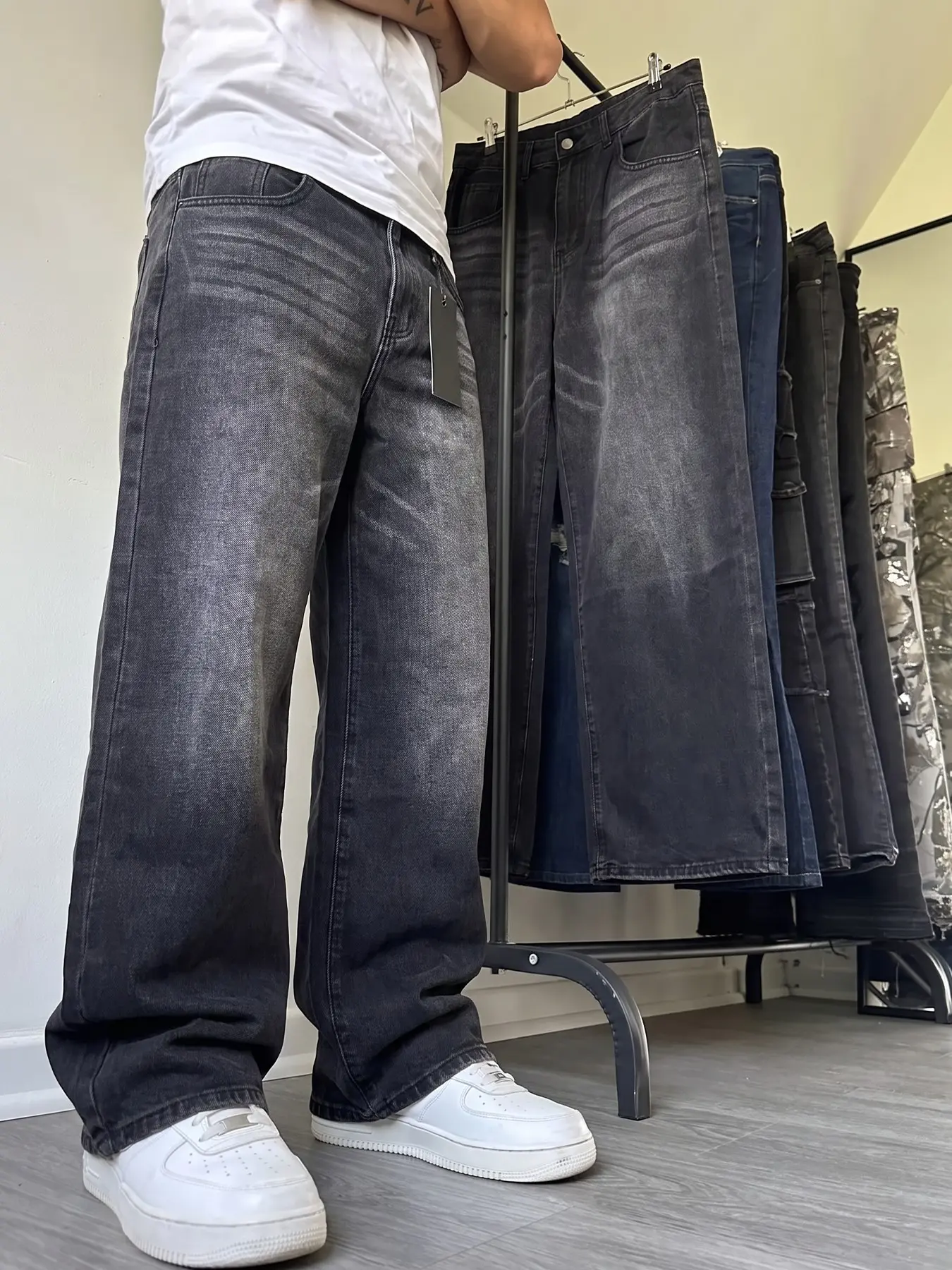 Men Vintage Black Grey Washed Whiskering Plain Loose Wide Leg Denim Jeans Casual American Streetwear Baggy Straight Denim Pants
