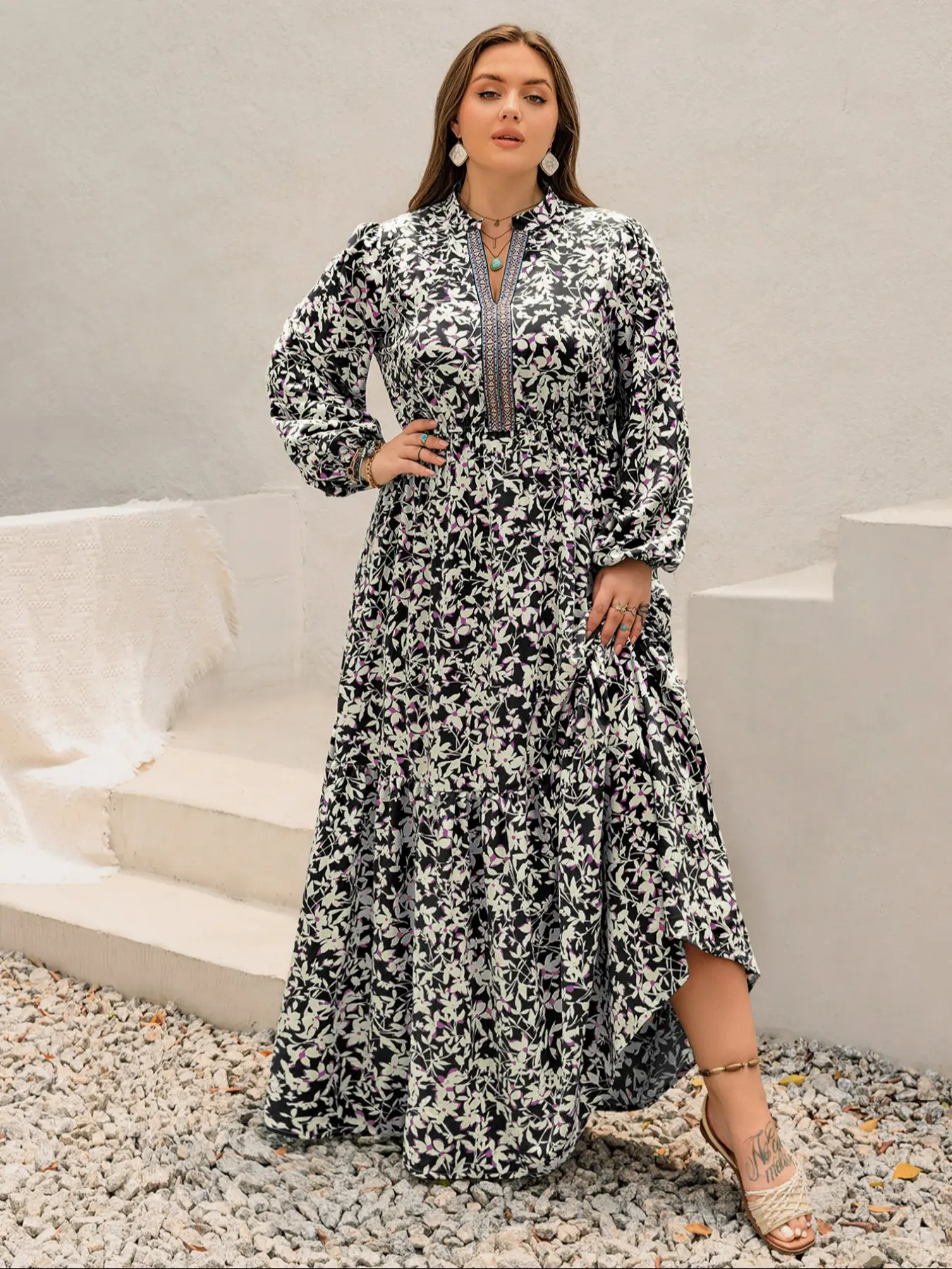 Plus Size Muslim Embroidered V-Neck Long Sleeve Dress, Boho Style Paisley Print, Loose-Fitting Fall & Winter Women's Clothing