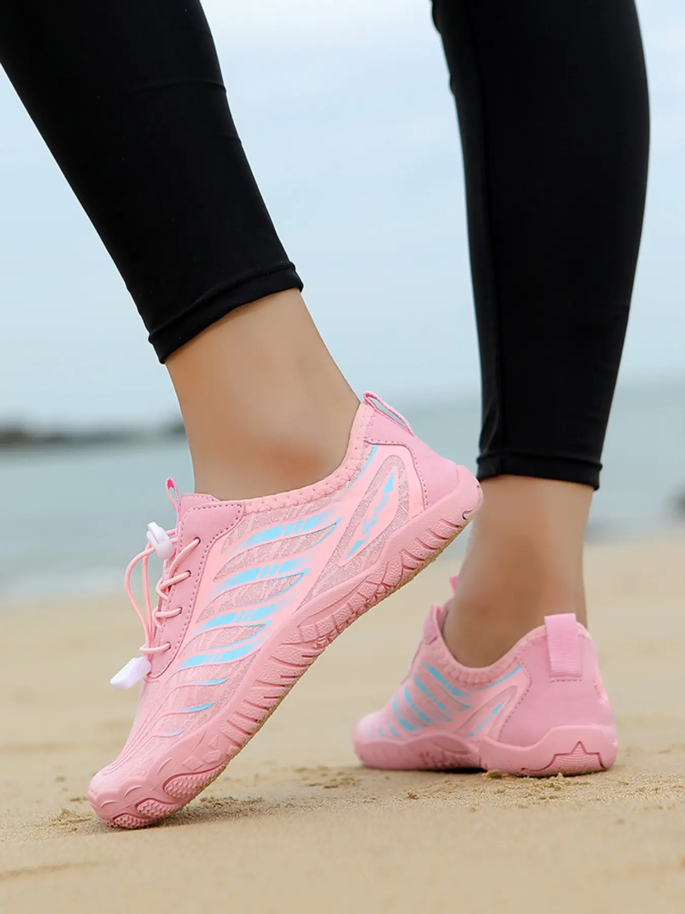 Unisex Quick-Dry Adjustable Wide-Head Water Shoes, Minimalist Lightweight Design, Ideal for Beach Walks, Kayaking, Surfing, Yoga
