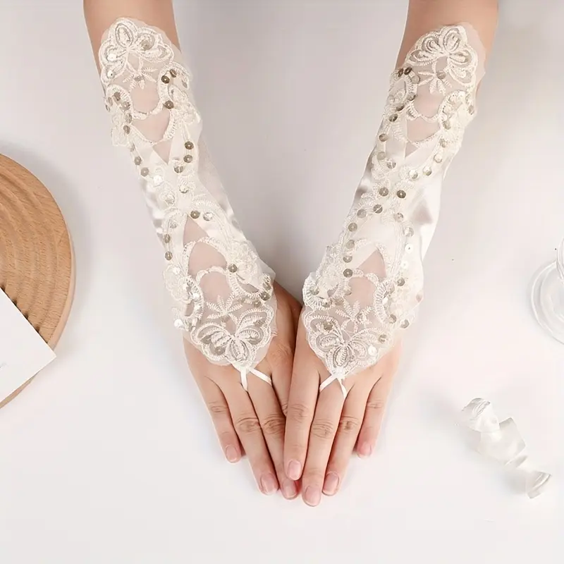 Diamond-embellished long wedding gloves, with finger ring design, stylish and comfortable cuffs