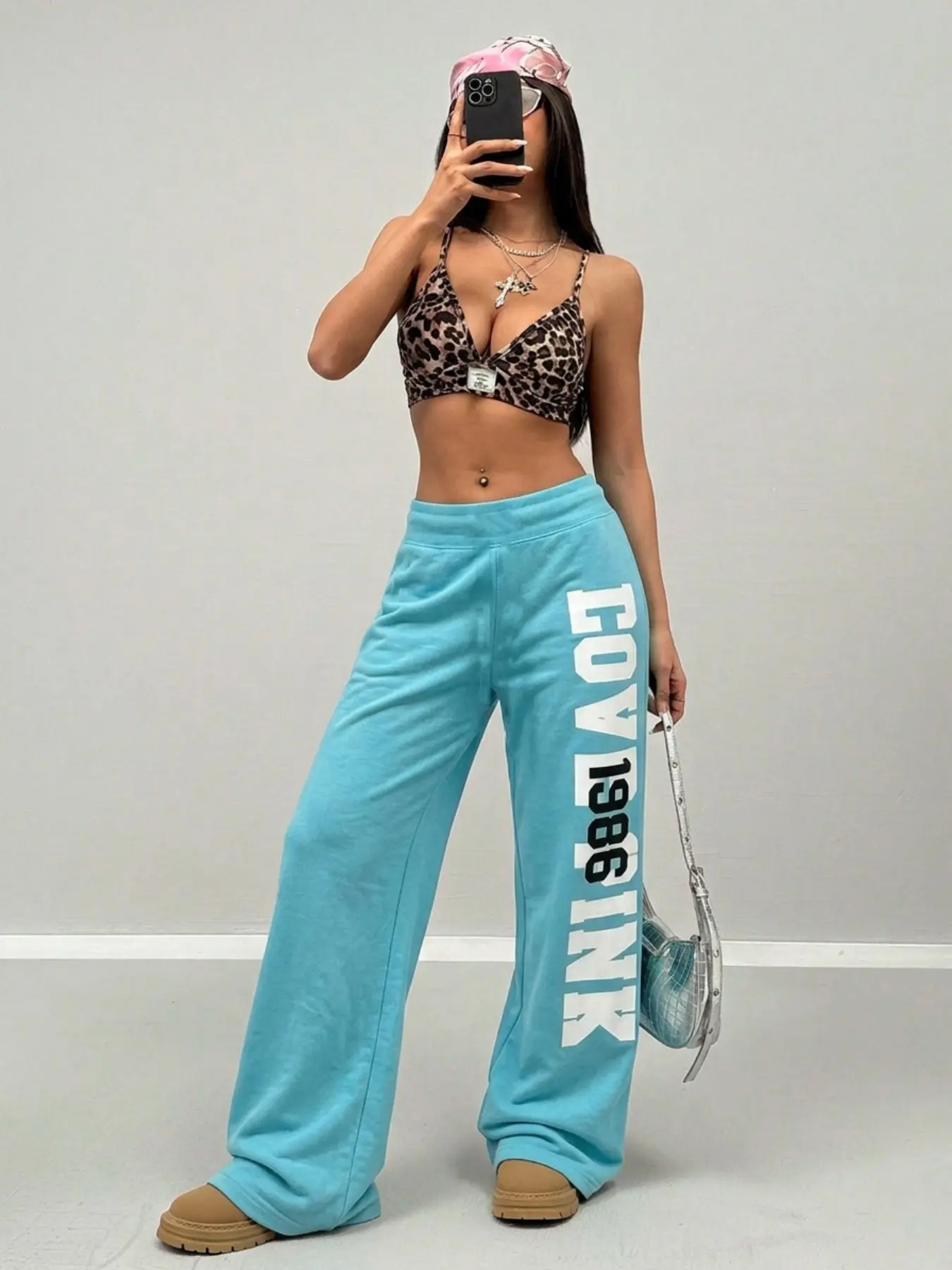 Y2K Women Lake Blue Vertical 1986 Letter Print High Waist Wide Leg Sweatpants Elastic Drawstring Loose Baggy Floor Length Jogger Pants Hip Hop Streetwear Casual Oversized Sport Trousers