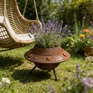 1pc Vintage Distressed UFO Flower Pot, With A Distressed Rust-Colored Metallic Texture, Unique Design Of A Simulated UFO With Three Legs, A Creative Artistic Flower Vessel For Outdoor Gardens