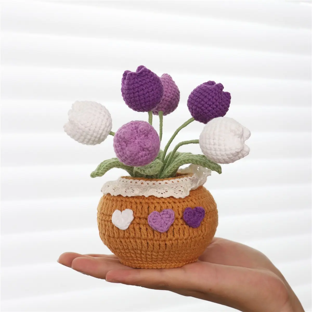 1pc Crocheted Gradient Purple Tulip Bouquet in Pot, Handmade Yarn Flower Arrangement with Heart Decor, Cute Aesthetic Desk Ornament, Heartwarming Gift