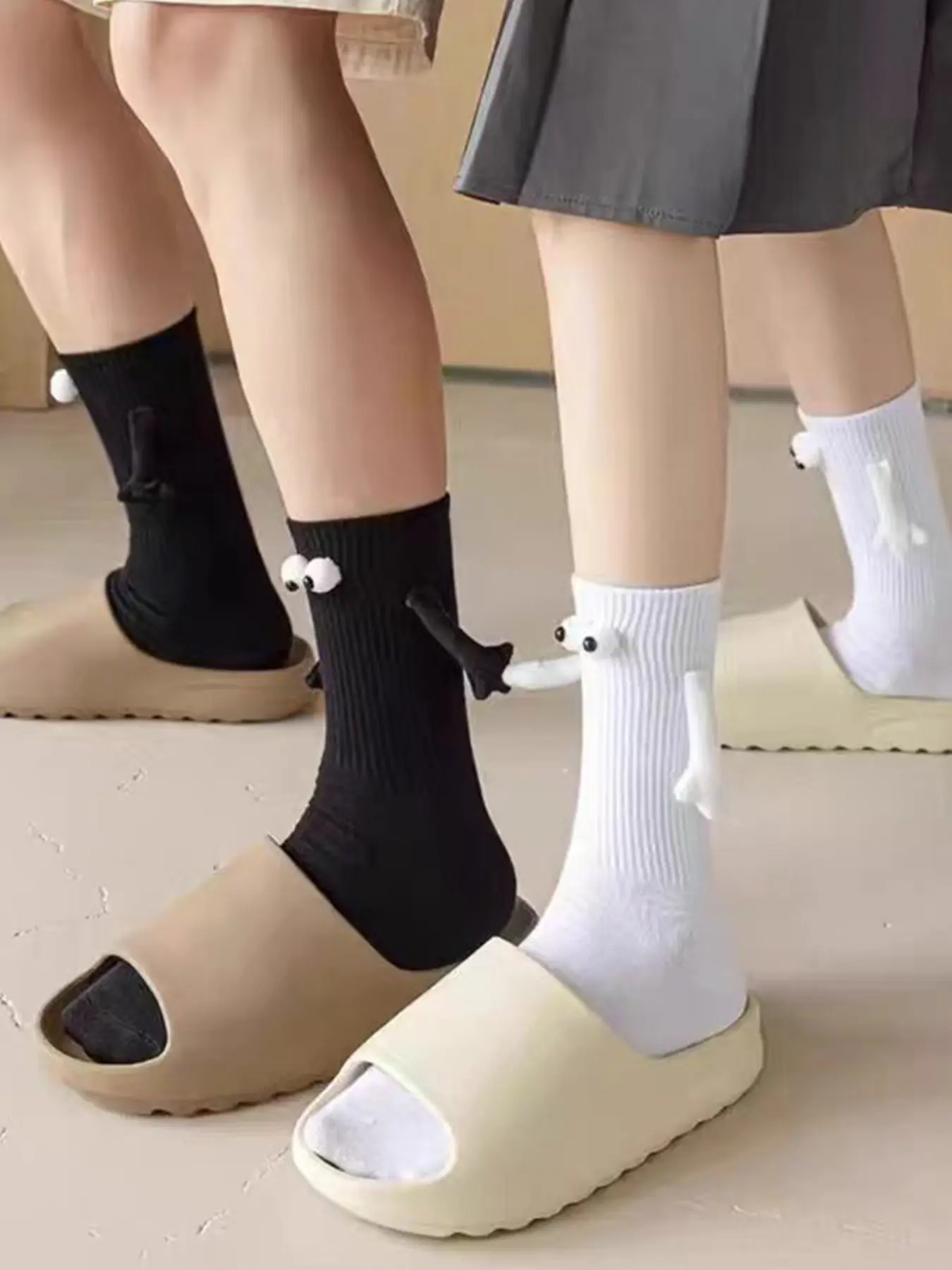 2 Pairs Couple Socks, Magnetic Design, Unisex Mid-Calf, Trendy Fashion, Perfect for Couples and Friends