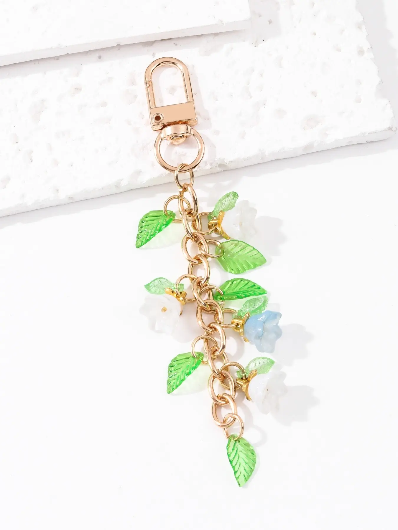 Dopamine Plastic Leaf Keychain, Cute Sweet Plant Flower Design, Casual Style, All Seasons Accessory, Gift for Friends and Family