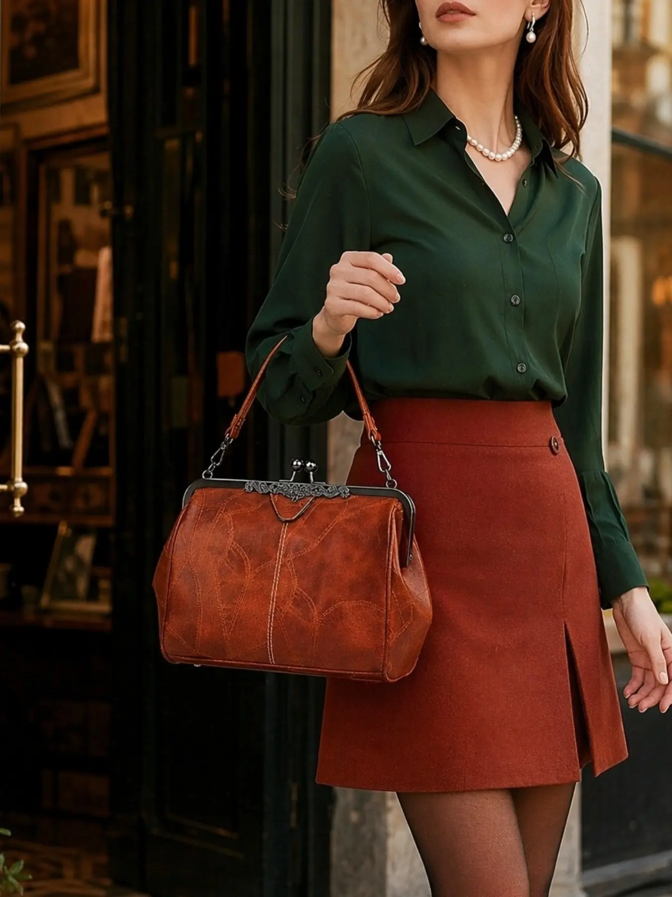 2026 Vintage Patchwork Oil Wax Leather Kiss Lock Handbag Women Retro Multi-color Shoulder Crossbody Bag Detachable Strap Large Capacity  Daily Commute Bag Casual Commuter Bag