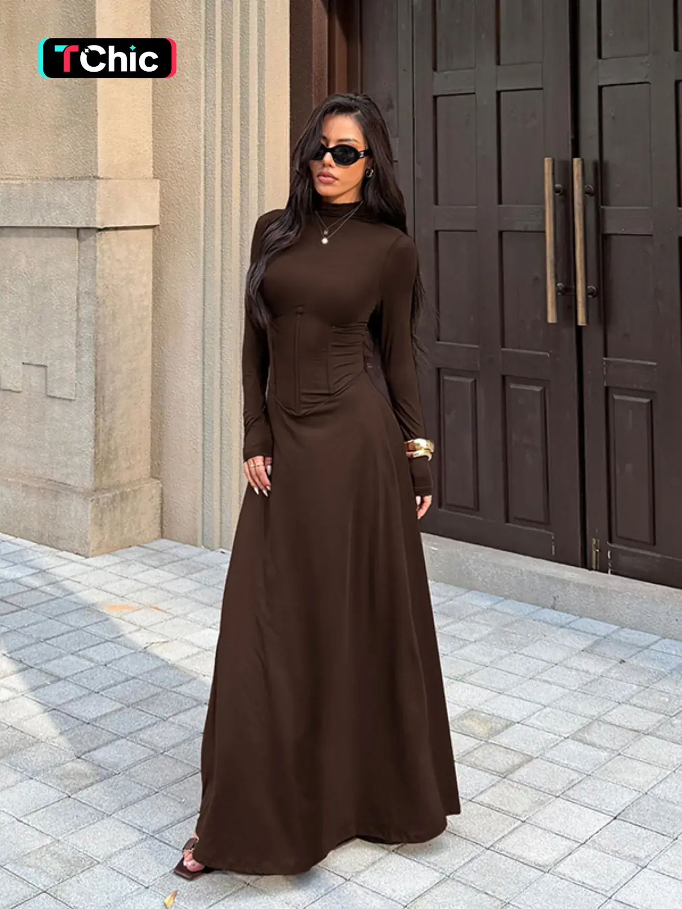 Elegant High Neck Chic Cocktail Bodycon Dress with Split Thigh Design and Elegant Slit Hem, Long Sleeve Fitted Evening Party Gown Formal Wear for Women, Perfect for Parties & Events