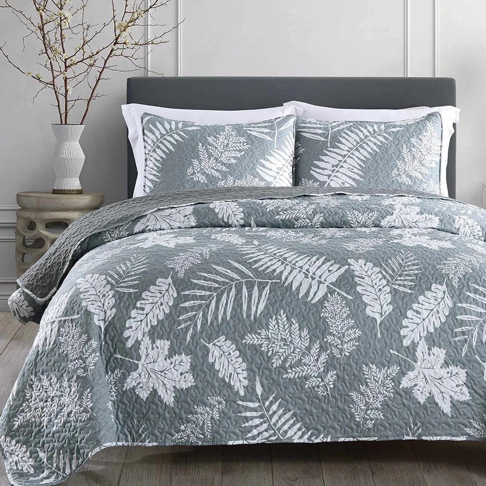 GREAGLE Quilt Set Queen Size, 3 Pieces Bedspread Coverlet Plaid Patchwork Quilt Farmhouse Queen Size Comforter Set Lightweight Bedding with 2 Pillow Covers Shams for All Season Gray Brown White cozy sheets