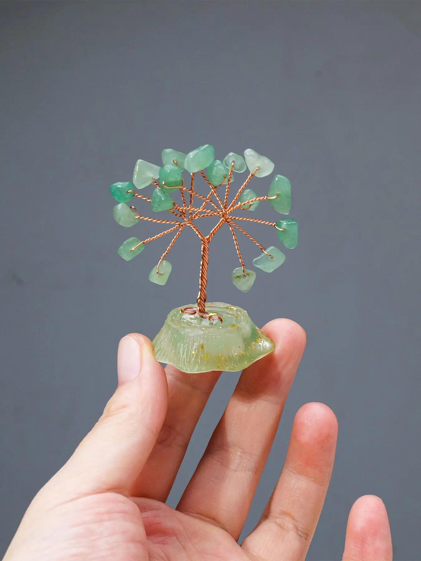Mini Handmade Crystal Tree Resin Base, Healing Crystal Desk Ornament, Crystal Ornaments, Lucky Decoration Gift, Natural Handwoven Crystal Fragments