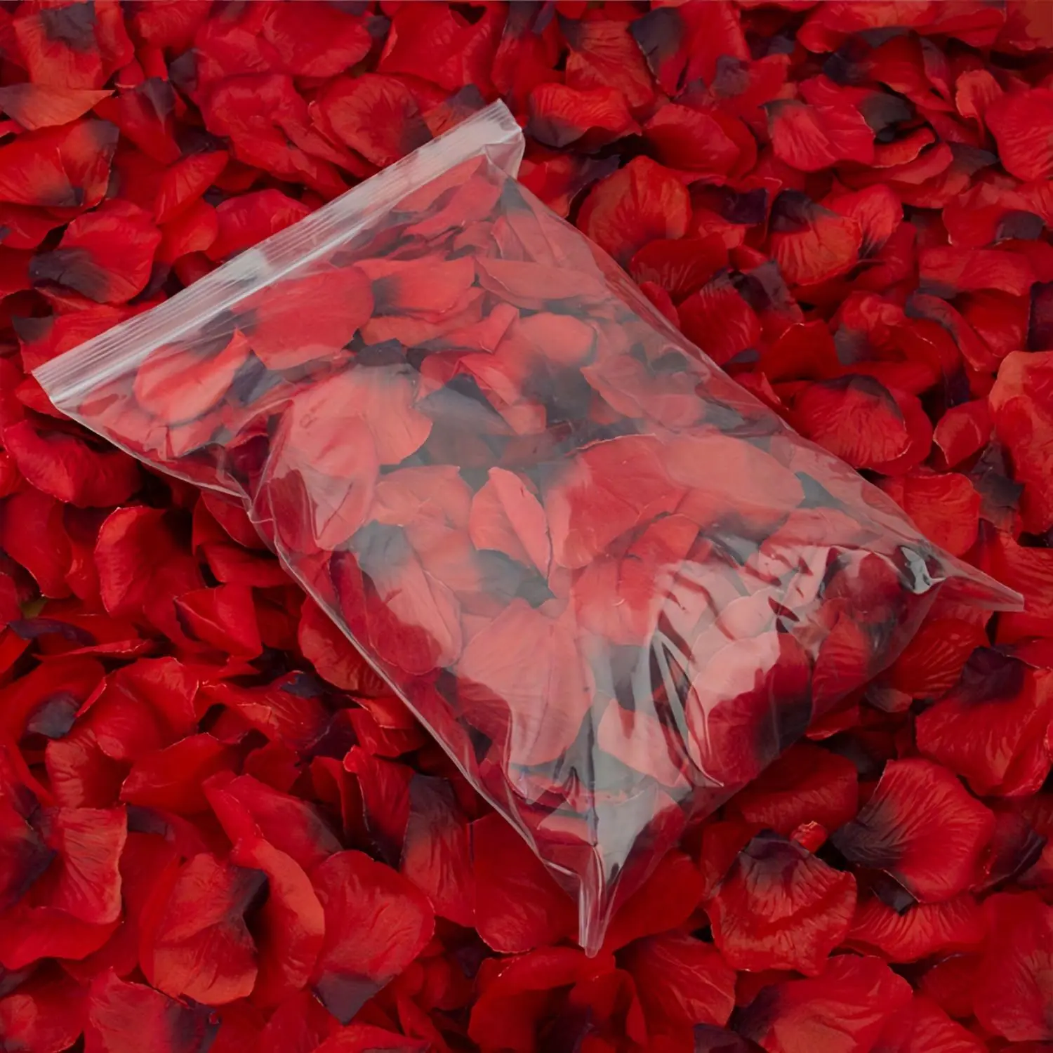 100 petals of red rose, artificial rose petals, Artificial Flower Decorations, suitable for floral decoration in occasions such as Valentine's Day, romantic nights, weddings, proposal ceremonies, anniversary celebrations, etc.