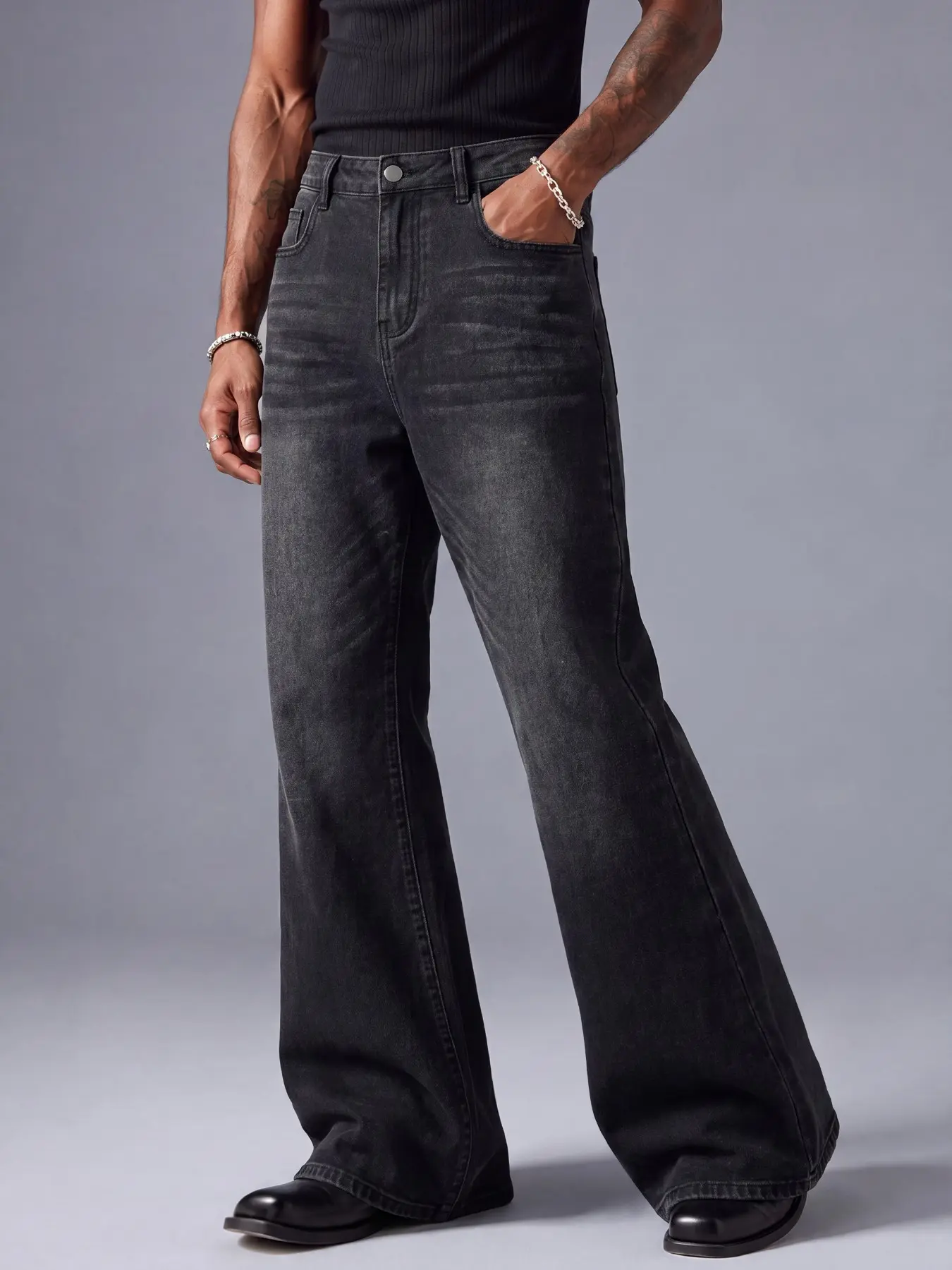 Men’s American Retro Black Gray Distressed Flare Jeans, Draped Wide Flare Floor-Length Denim Pants, Y2K High Street Retro Solid Color Washed Men’s Jeans, Versatile Trendy Flare Jeans for Young Men’s Streetwear, Commuting, Parties, and Vacations
